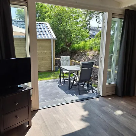 Chalet Tiny Luttikduin Nr 25