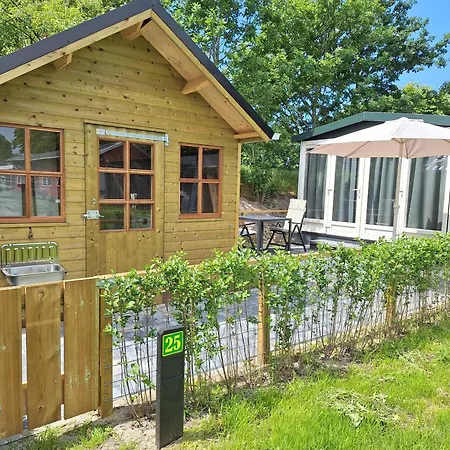Chalet Tiny Luttikduin Nr 25