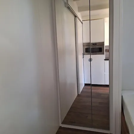 Tiny Luttikduin Nr 25 Chalé *