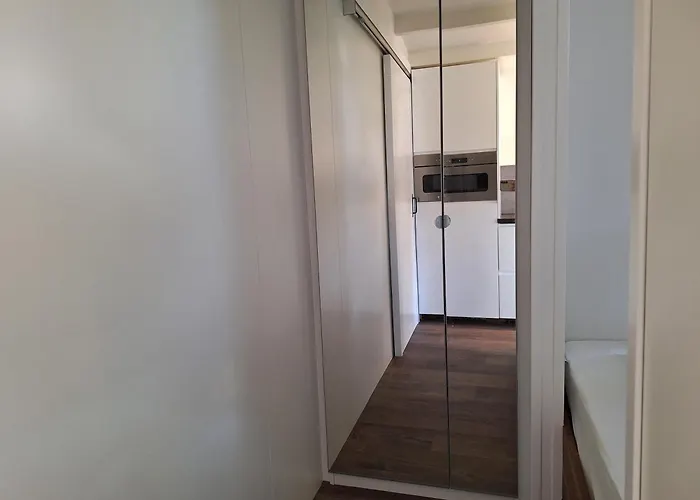 Tiny Luttikduin Nr 25 샬레 *