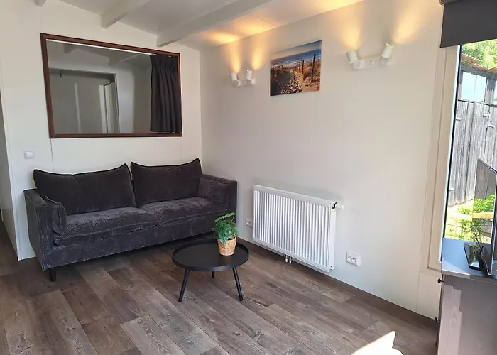 Tiny Luttikduin Nr 25 샬레 칼란트소그